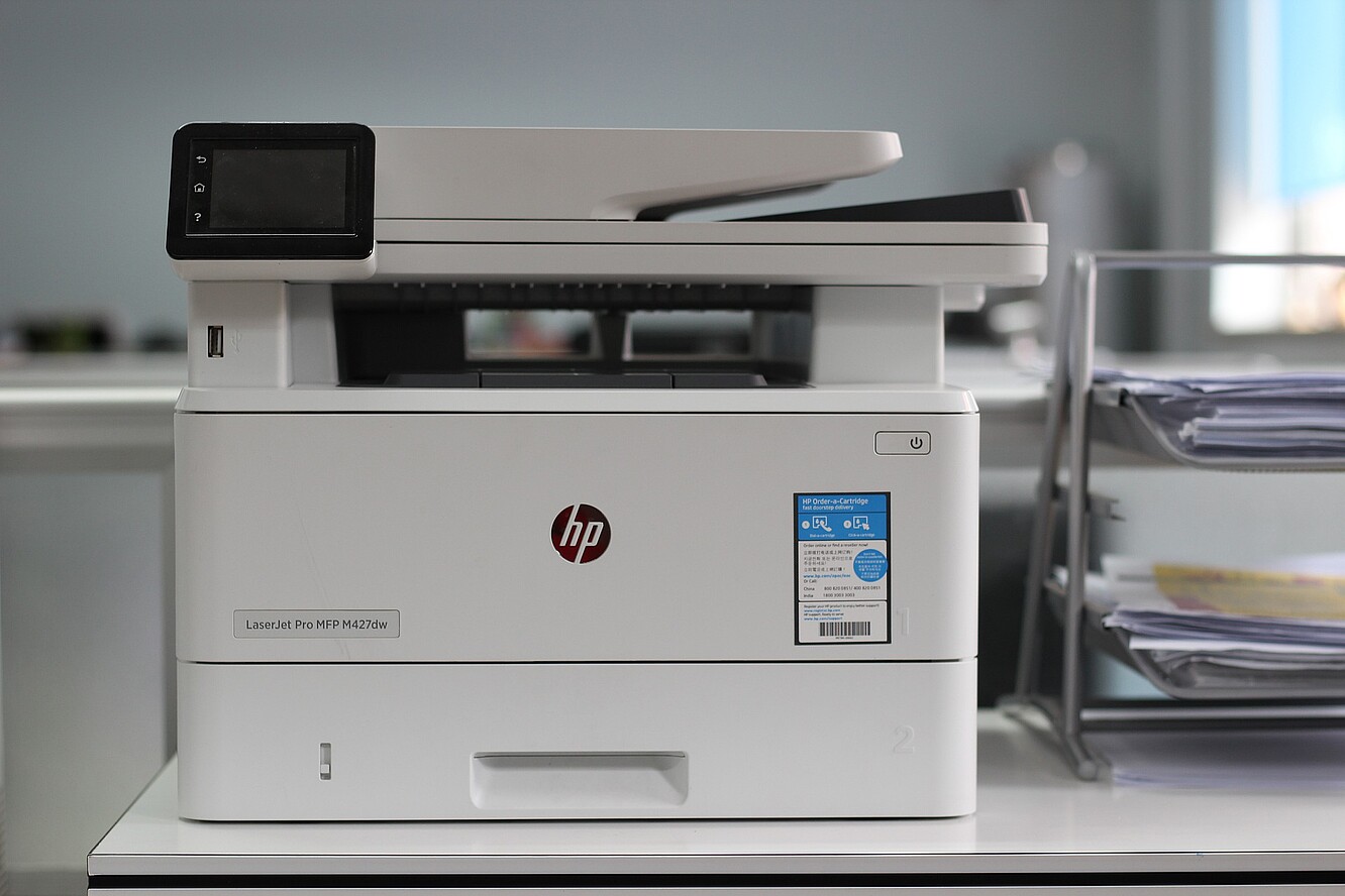 Auf dem Bild ist ein HP Drucker abgebildet.